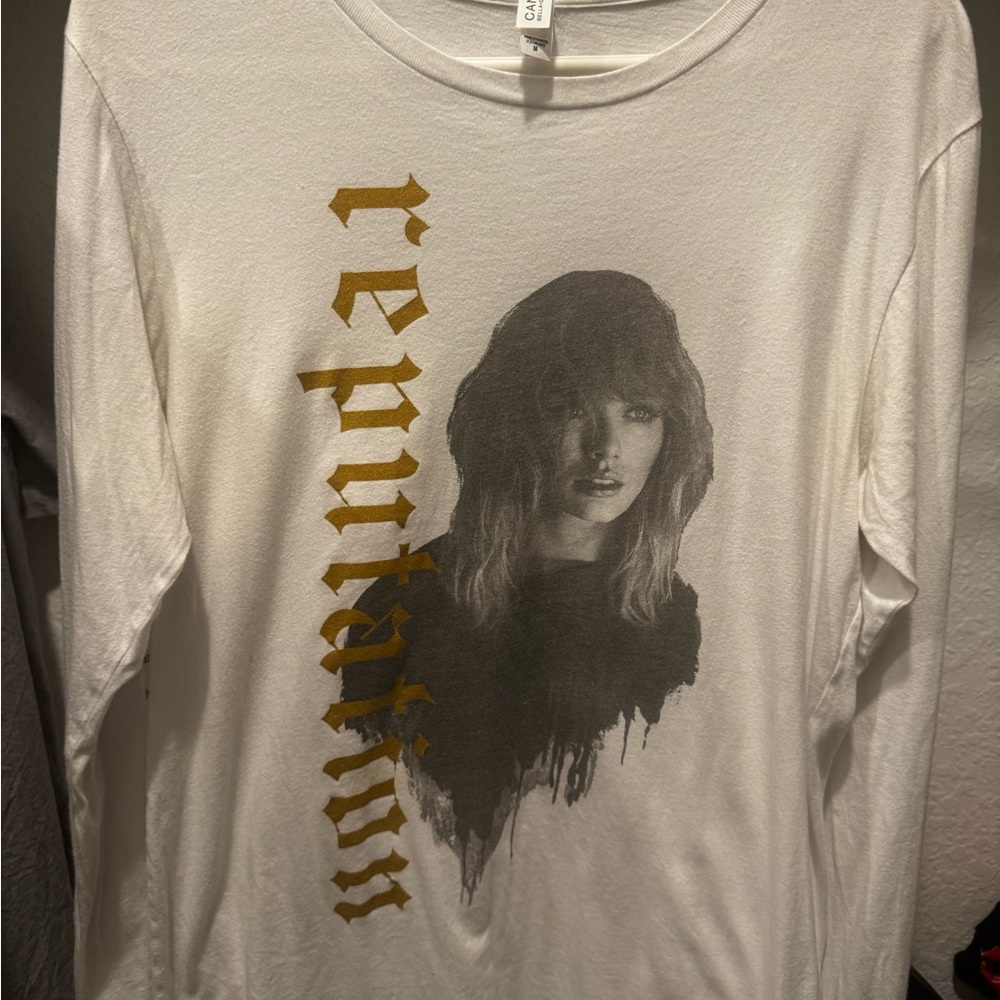 Taylor Swift Canvas 2018 Reputation Stadium Tour Long Sleeve White Medium Shirt